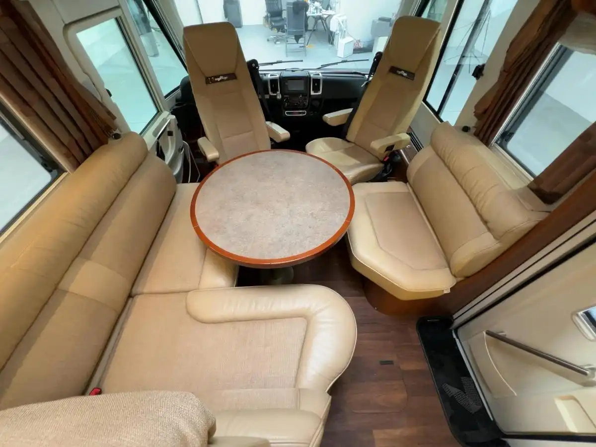 CARTHAGO Chic E-Line Yachting I 51 Aut. Einzelbetten Hubbett - Ansicht 8
